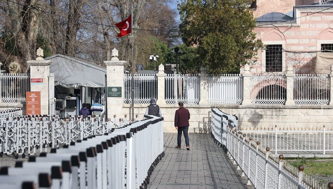 Ayasofya’da yeni düzenleme ile giriş yoğunluğu azaldı