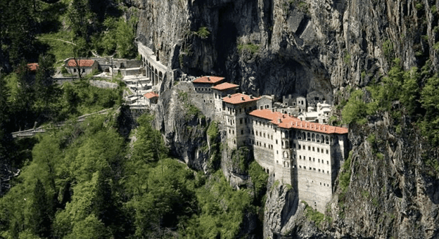 Sümela Manastırı Ziyaretçilerine Kapılarını Açtı