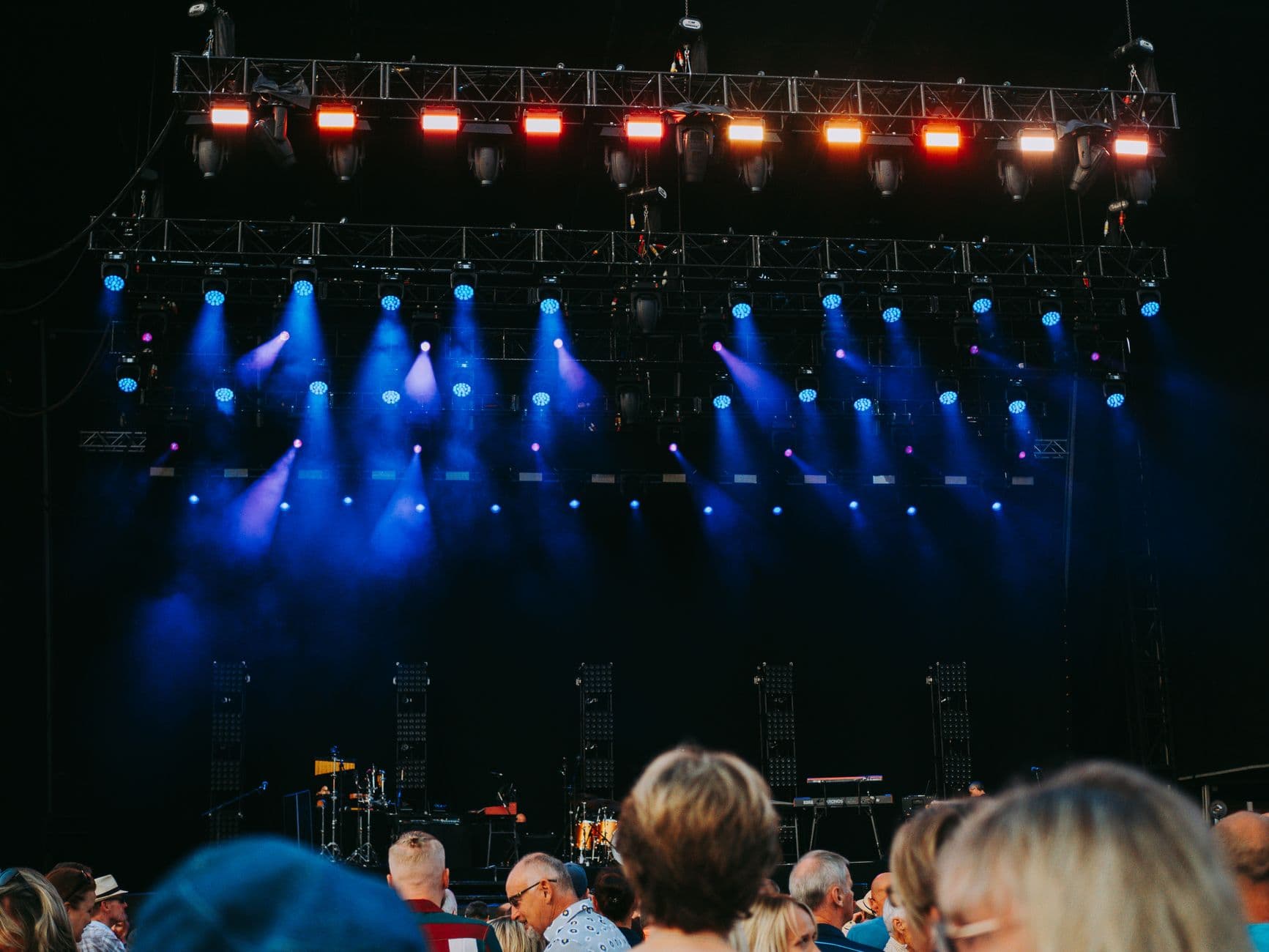 Demet Akalın, Bursa Kültür Yolu Festivali'nin açılış konserinde sahne aldı