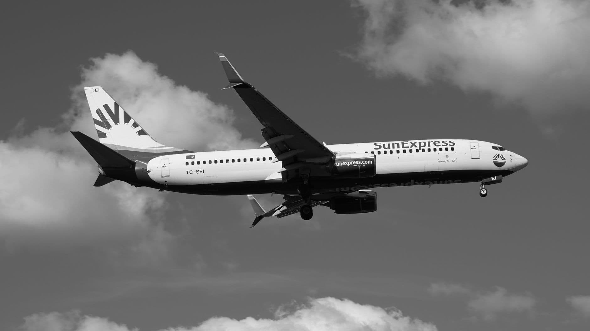 SunExpress, İzmir ve Antalya'dan Podgorica'ya Direkt Uçuş Başlatıyor