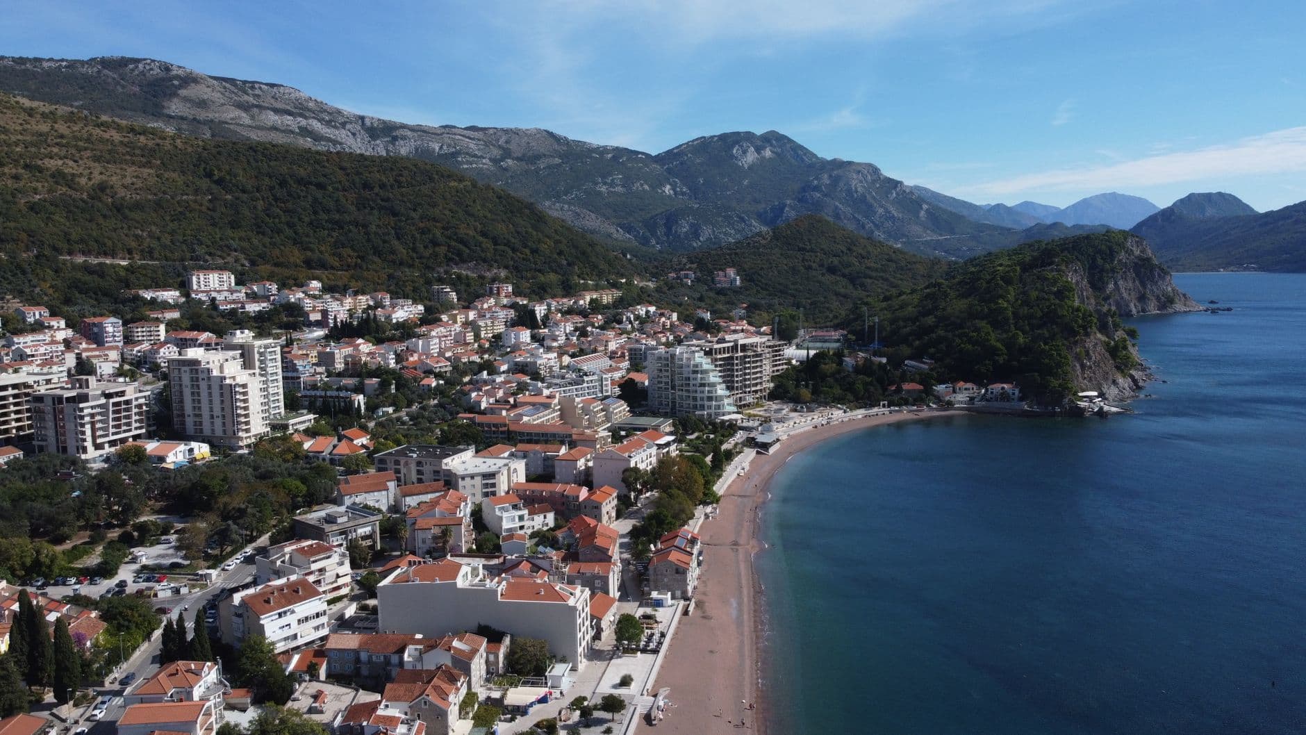 Karadağ Türk vatandaşlarına 1 Kasım'dan itibaren vize uygulayacak