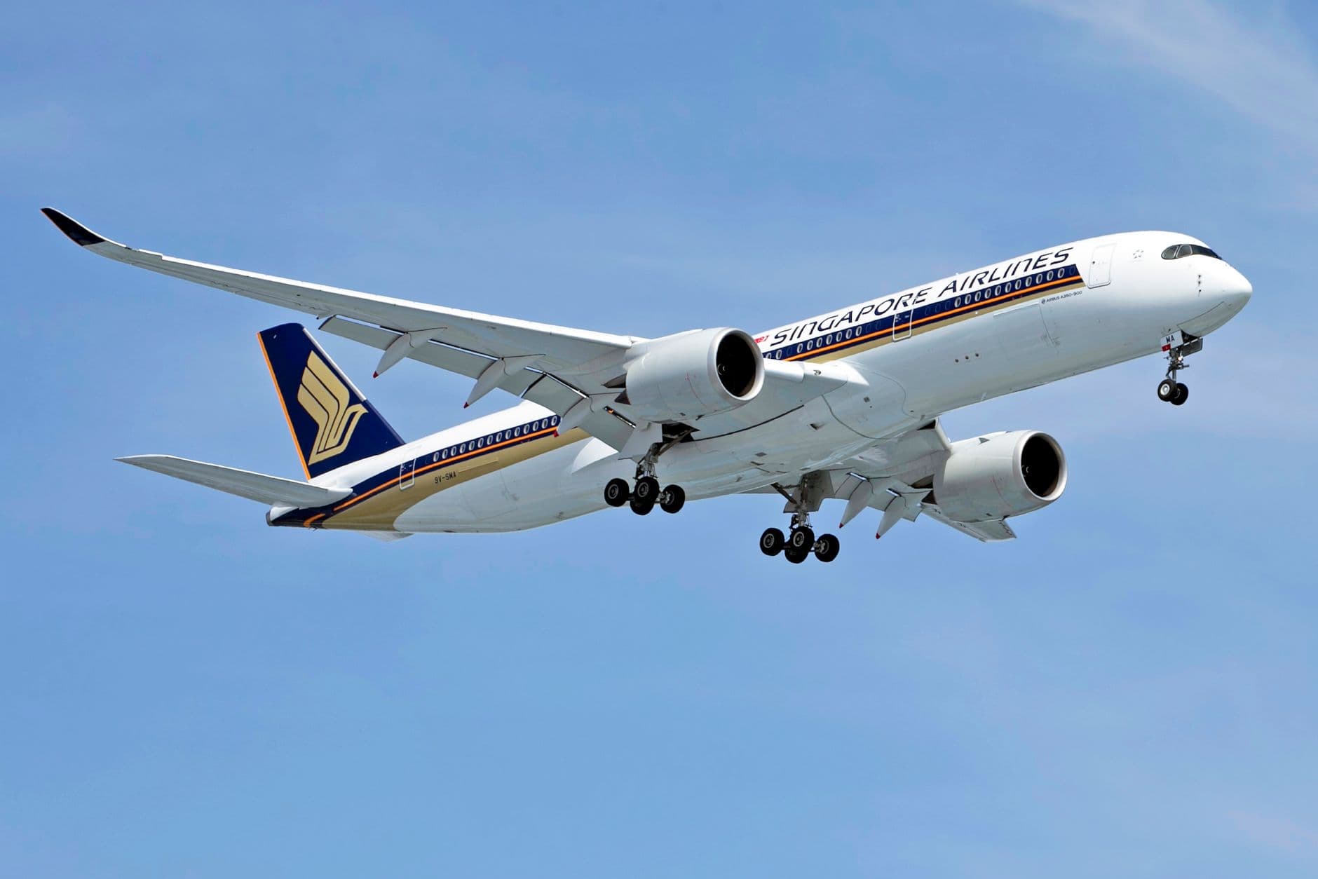 Singapore Airlines Rekor Gelire Rağmen Zarara Döndü: Yakıt Maliyeti Kârı Yok Etti