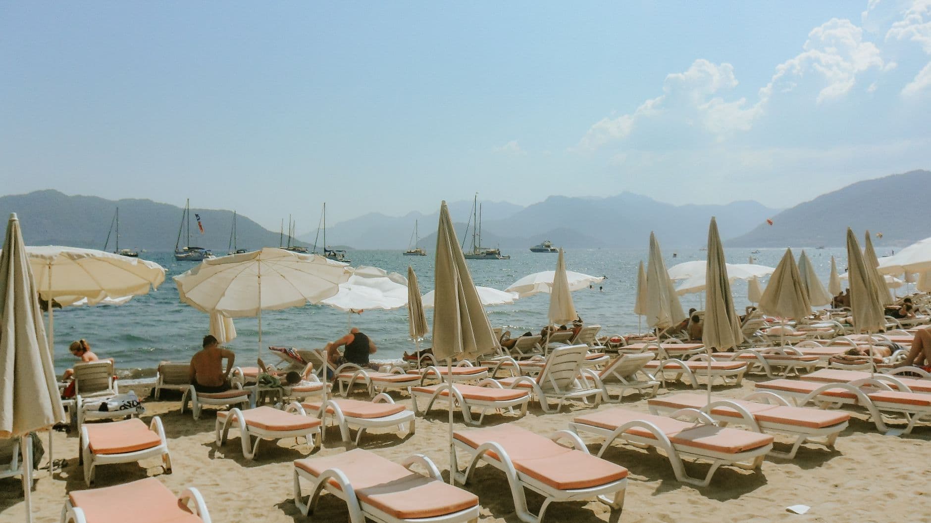 Rus turizm blogcusu Türkiye'de ekonomik tatil seçeneklerini analiz etti