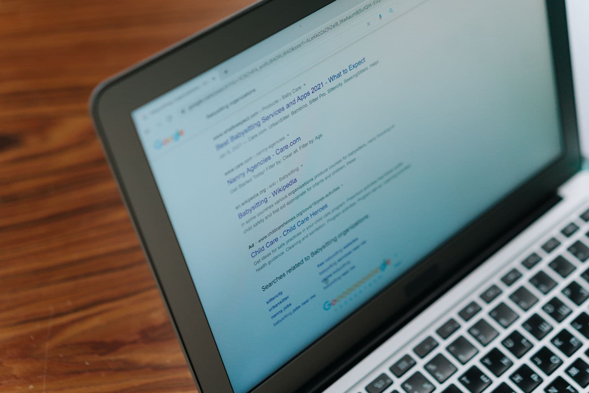 AB, Google'a seyahat aramalarında 890 milyon euro ceza kesti