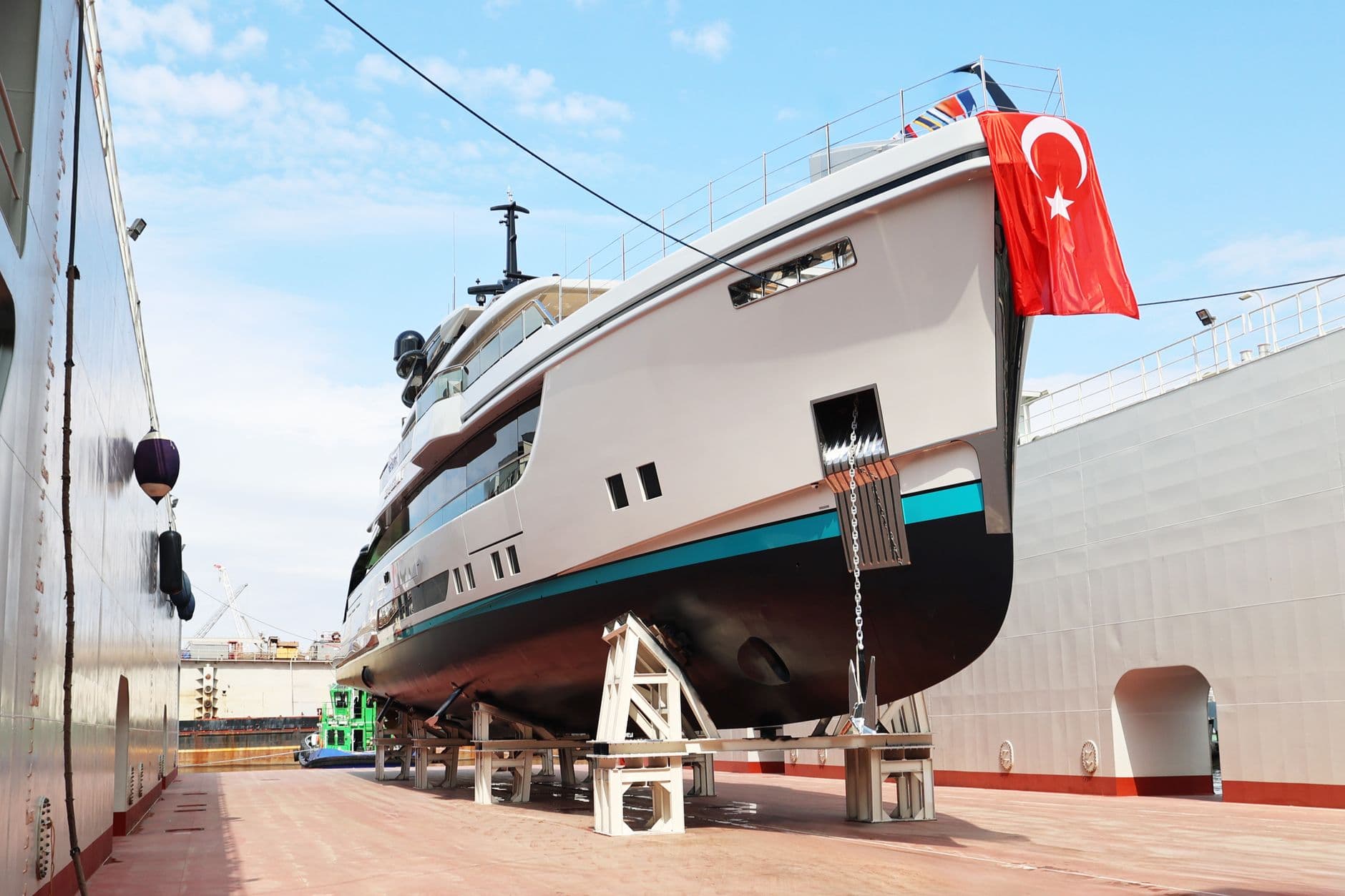 Sirena Yachts'ın 36 metrelik yeni yatı Sirena 118 denize indirildi