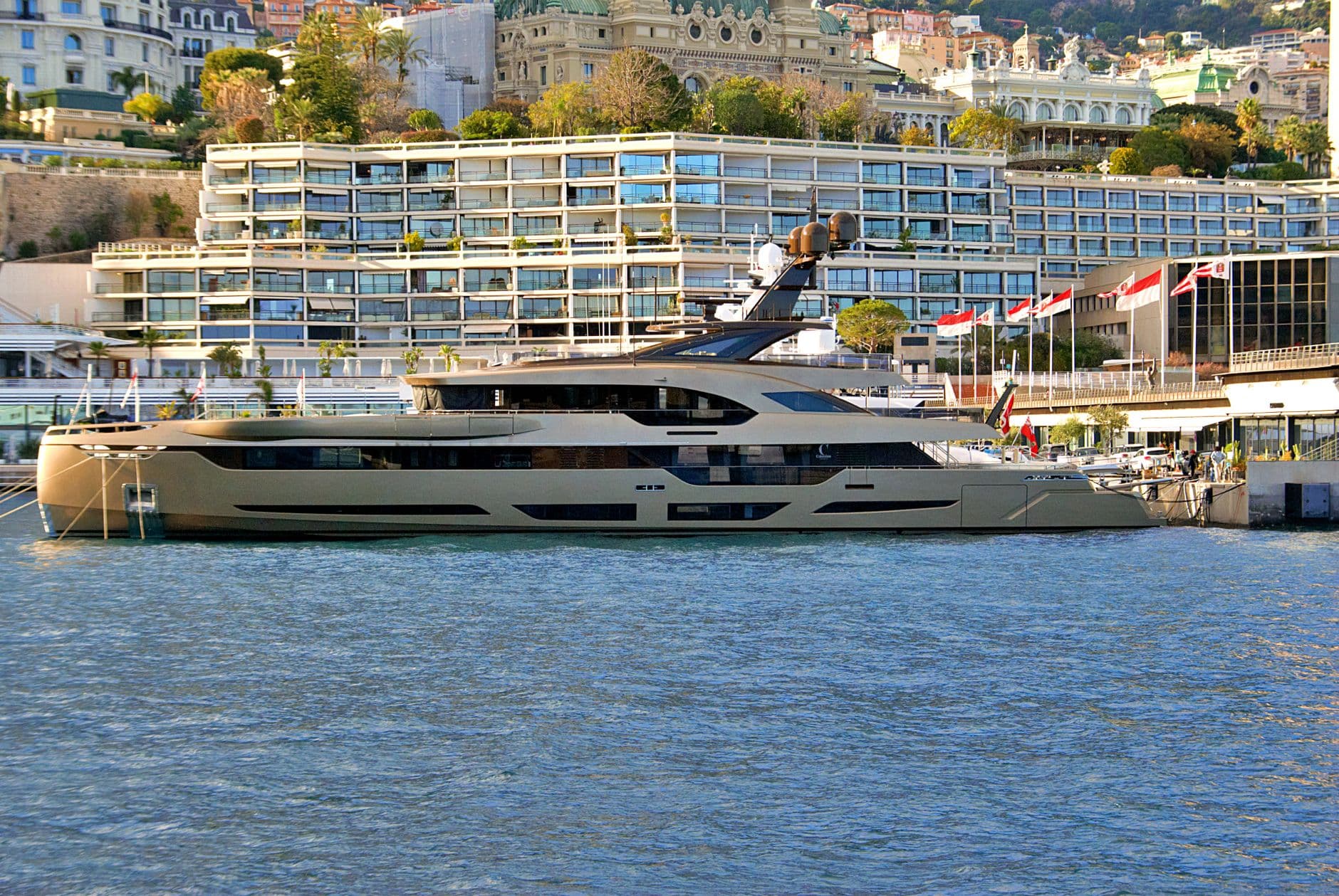 Sirena Marine, 42 metrelik süper yatının ilk satışını lansman öncesinde gerçekleştirdi