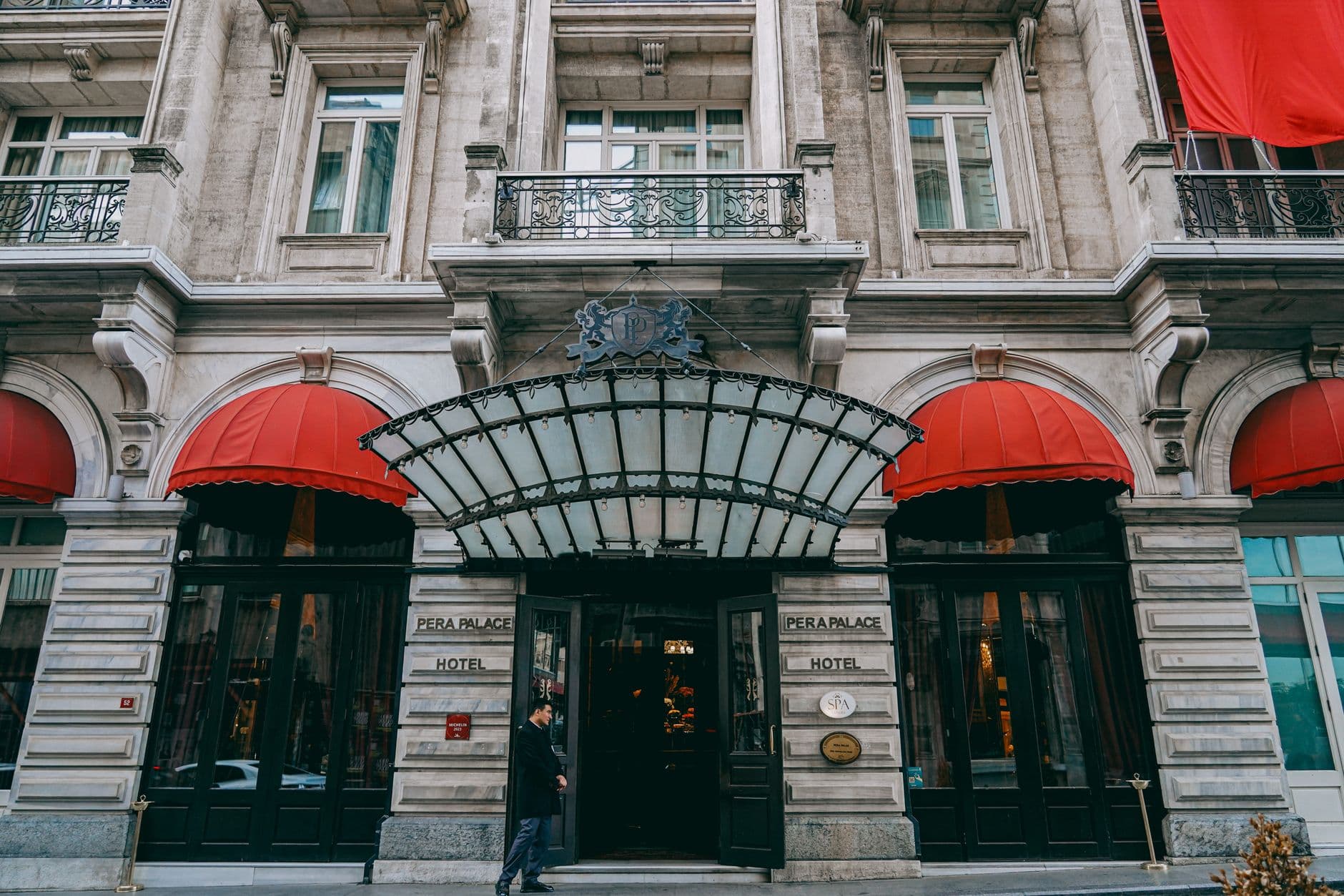 İstanbul'daki 26 katlı Radisson Residences oteli satışa çıkarıldı