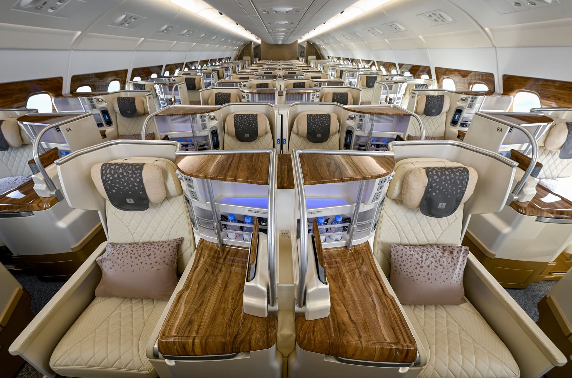 Emirates 44 ayda 100 uçağını yeniledi