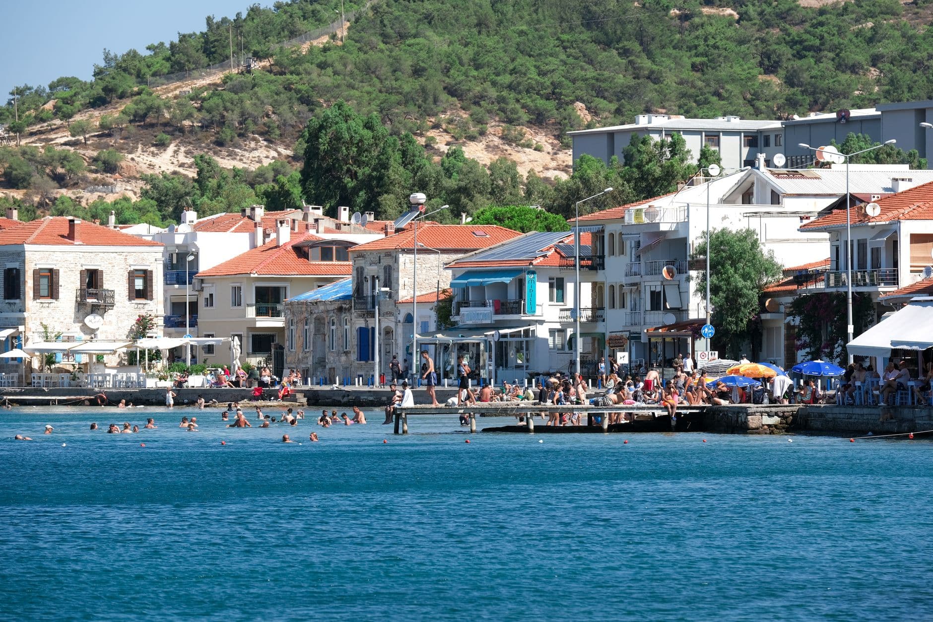 Çeşme otelleri yüzde 80-90 dolulukta, boşluk iddiası yalanlandı