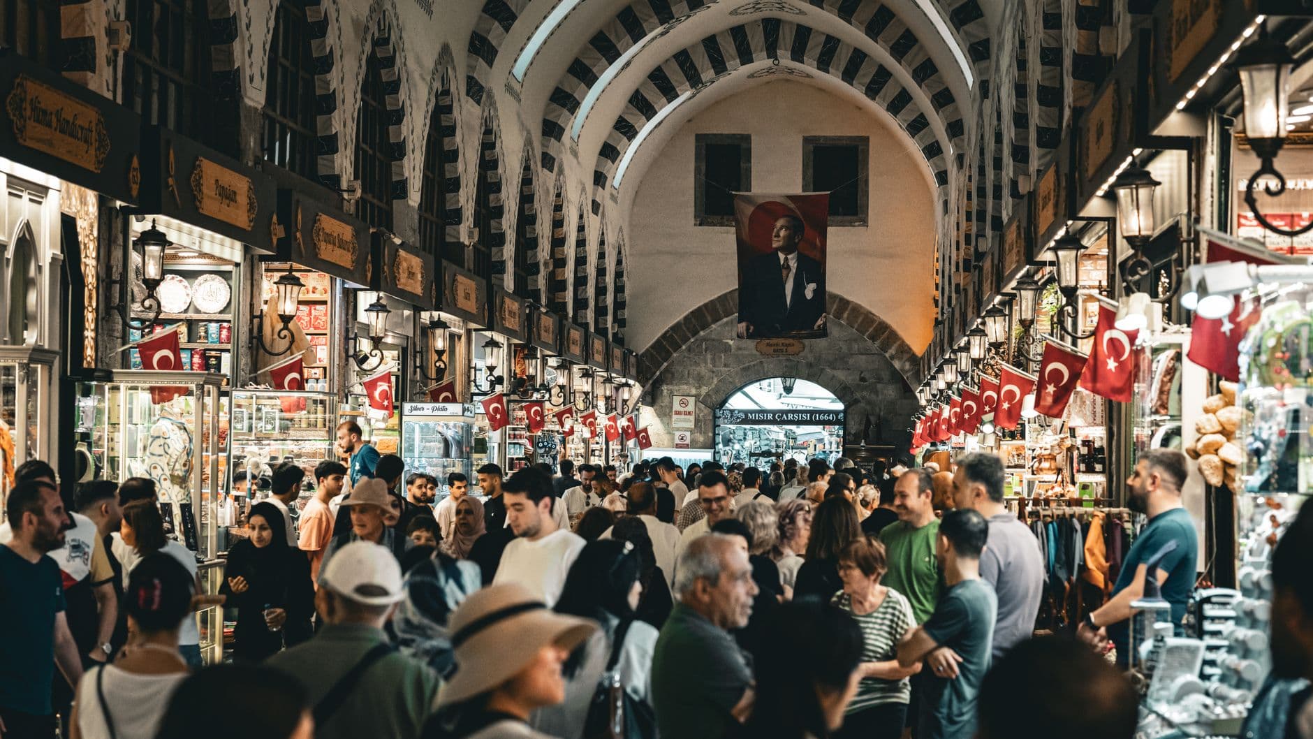 2026 yılı ilk çeyreğinde yurt içi turizm harcamaları 102 milyar liraya ulaştı