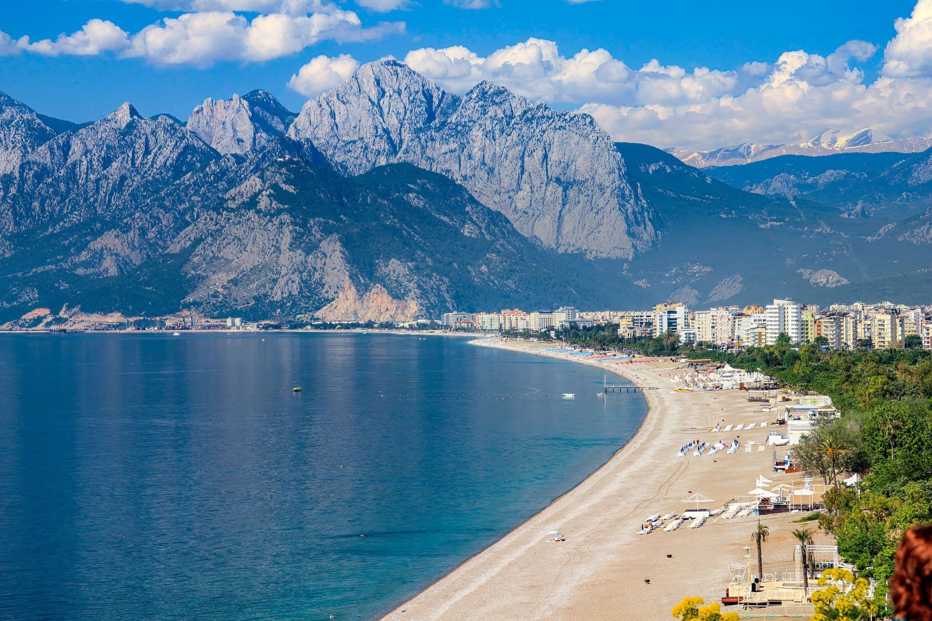 Antalya turizminde fiyat etkisi: Lüks bölgeler gerilirken ekonomik ilçeler güçleniyor